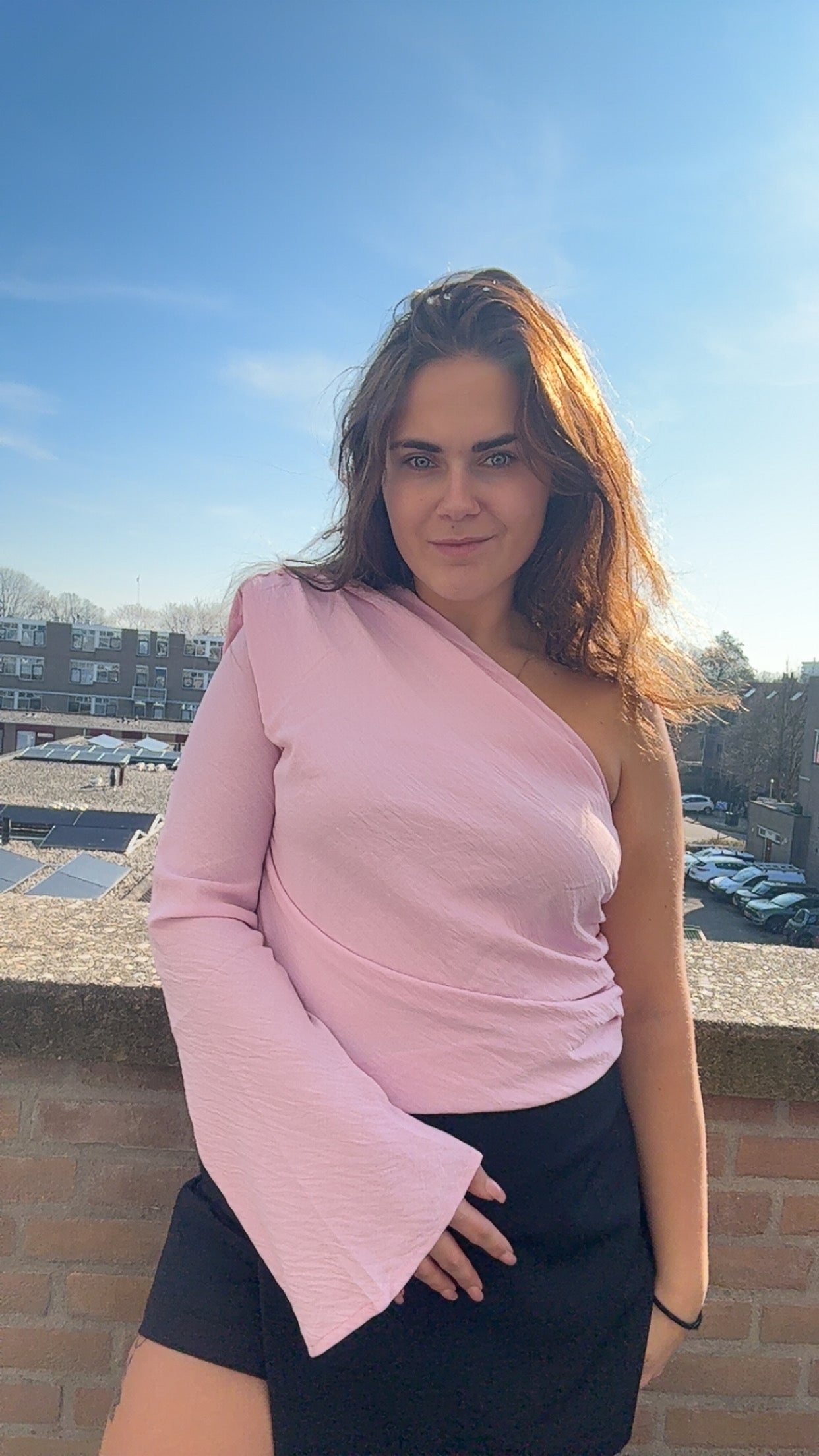 Daisy one shoulder blouse roze