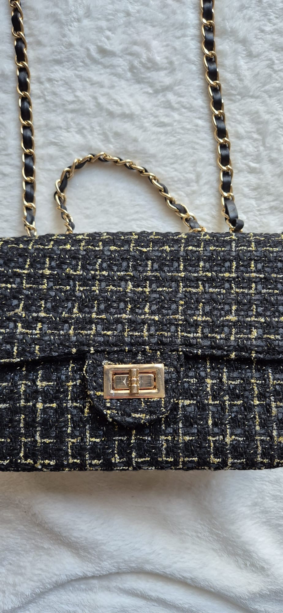 Mona tas navy