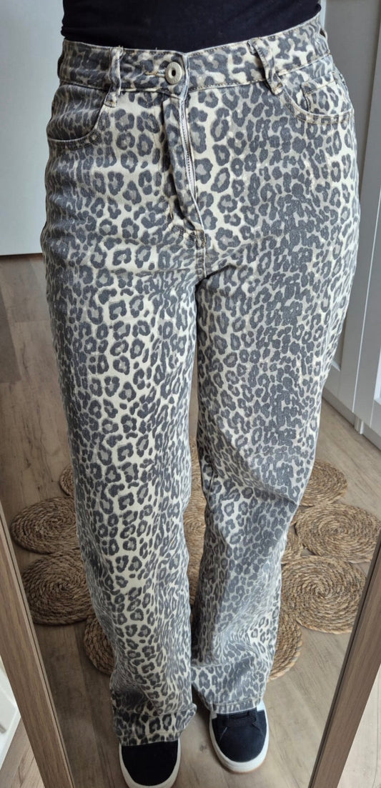Leopard jeans