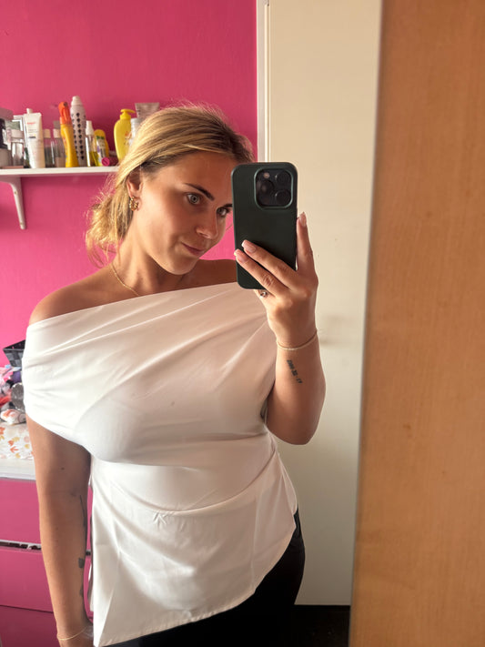 Off shoulder top white